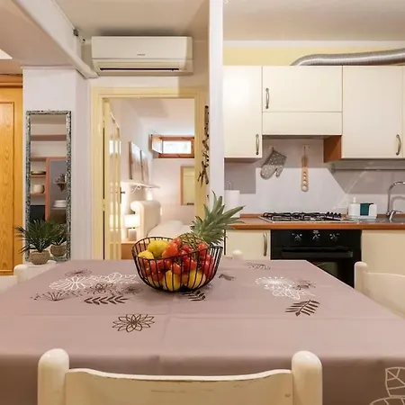 Apartament Trilocale In Seminterrato A 150mt Da Lido